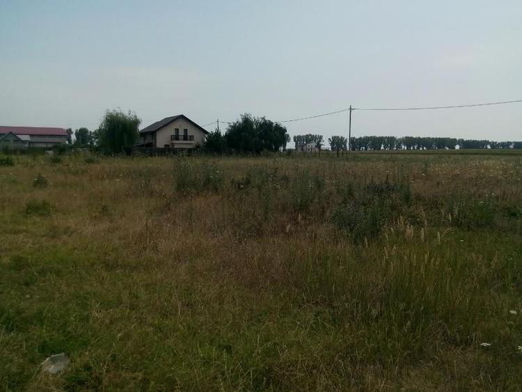 Teren de 1500 mp, în Petrăchioaia