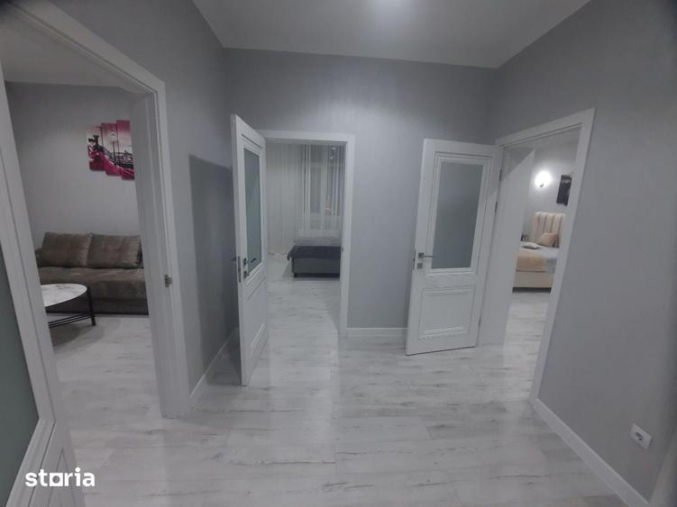 Apartament cu 3 camere semidecomandat în Eminescu