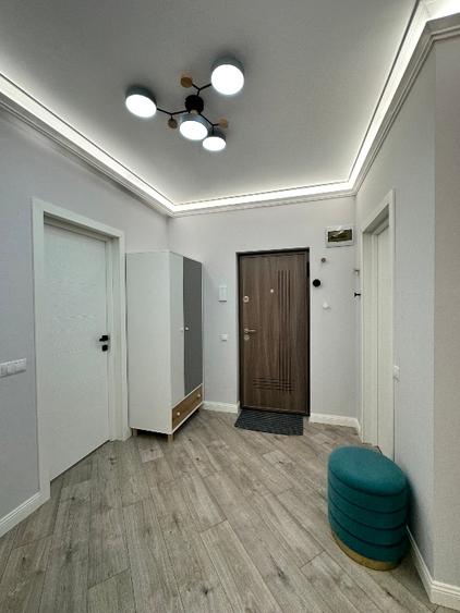 Apartament cu 3 camere decomandat, mobilat în Florești