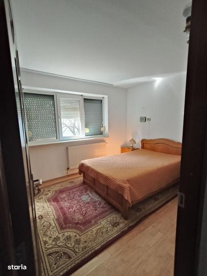 Apartament cu 3 camere decomandat în Micro 14