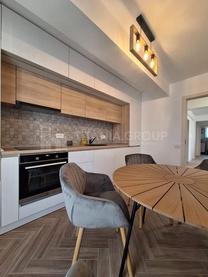 Apartament cu 3 camere decomandat, mobilat în Central