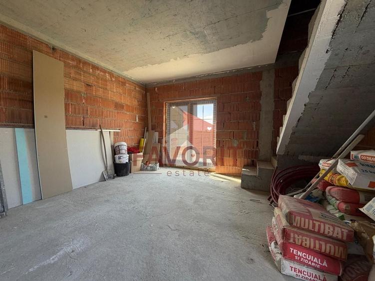 Duplex cu 3 camere cu Canalizare în Sânandrei