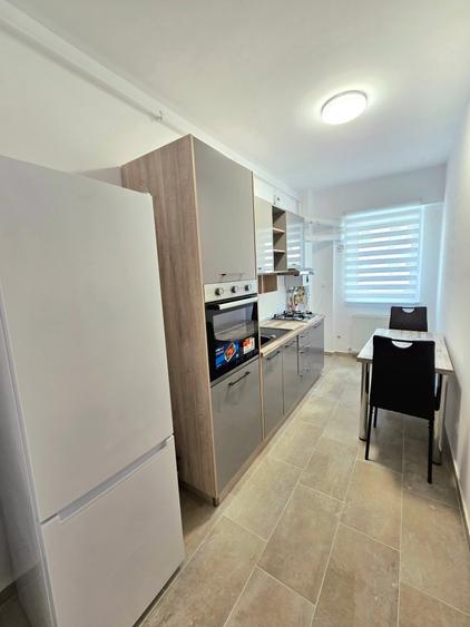 Apartament cu 2 camere decomandat în Uverturii