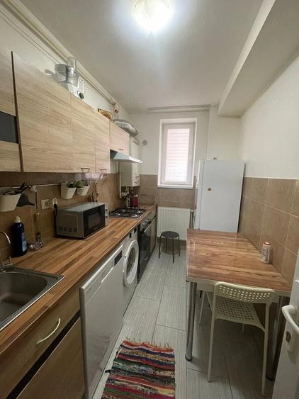 Apartament cu 2 camere semidecomandat în Roșu