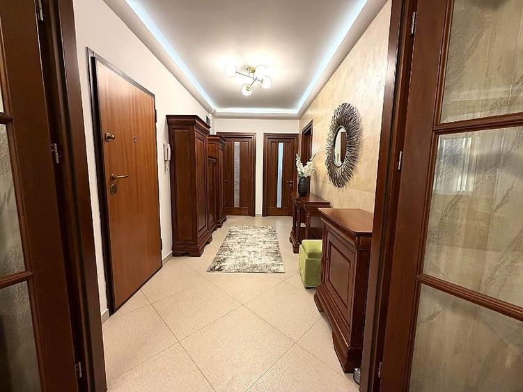 Apartament cu 3 camere decomandat, mobilat în Barbu Văcărescu