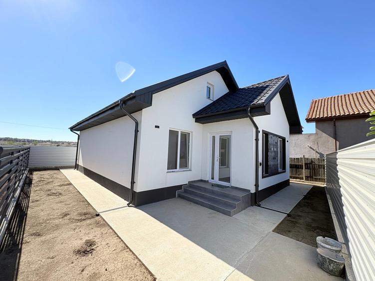 Casă individuală cu 3 camere cu Canalizare în Valu lui Traian