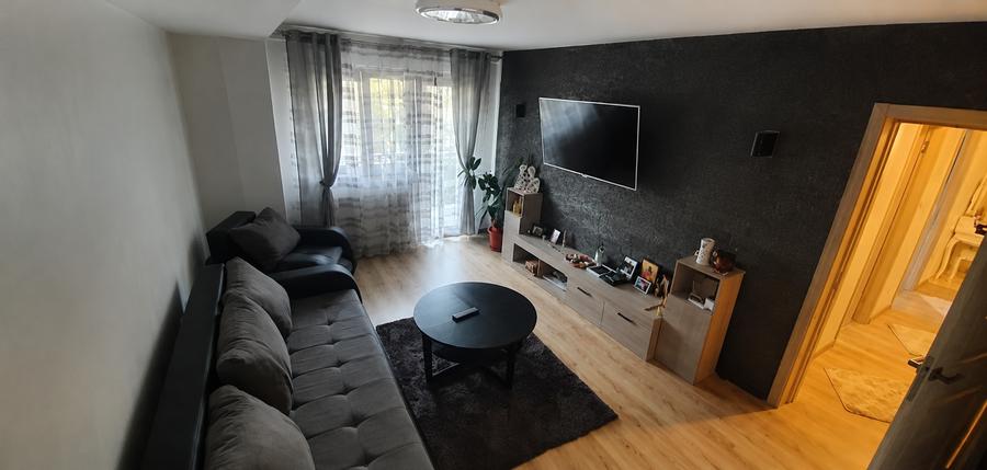 Apartament cu 2 camere decomandat în Vișani