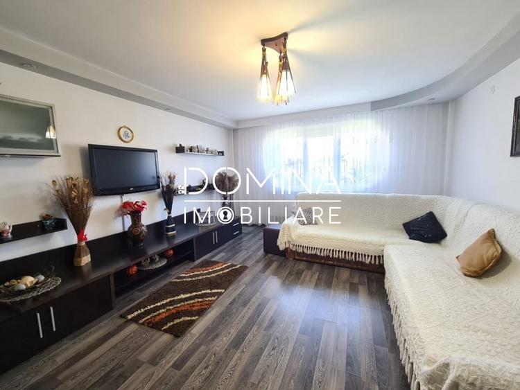 Casă individuală cu 7 camere cu Canalizare în Exterior Est