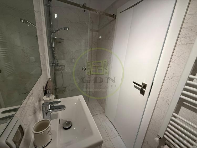 Apartament cu 3 camere, mobilat în Rovine