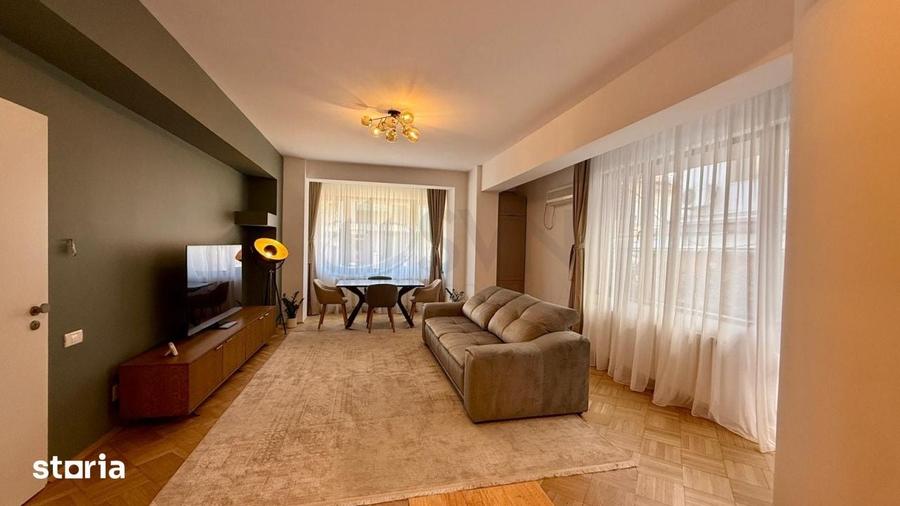 Apartament cu 3 camere semidecomandat în Aviatorilor