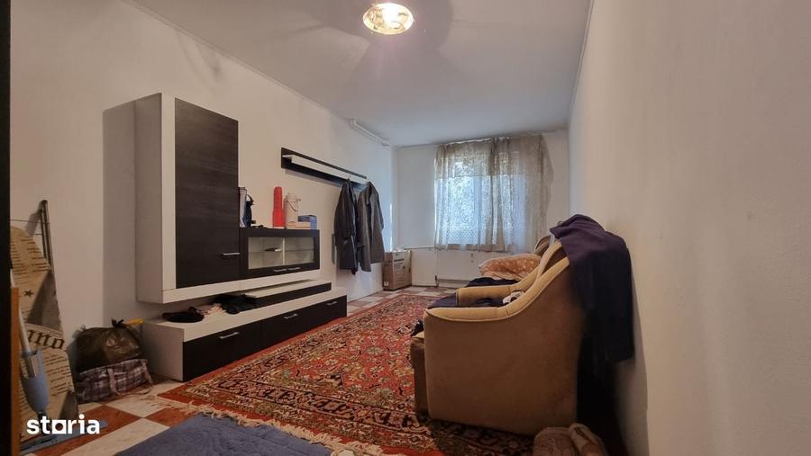 Apartament cu 4 camere decomandat în Militari