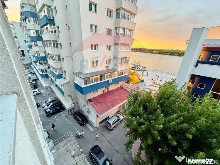 Apartament cu 2 camere decomandat în Faleză