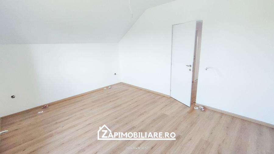 Duplex cu 4 camere cu Canalizare în Sâncraiu de Mureș