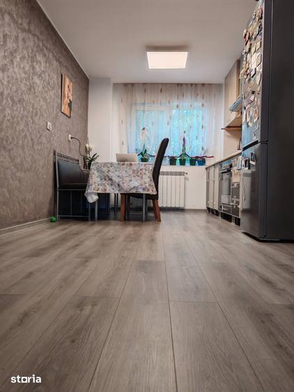 Apartament cu 3 camere decomandat în Iosia