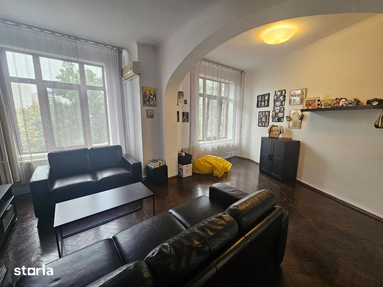 Apartament cu 4 camere decomandat în Romană