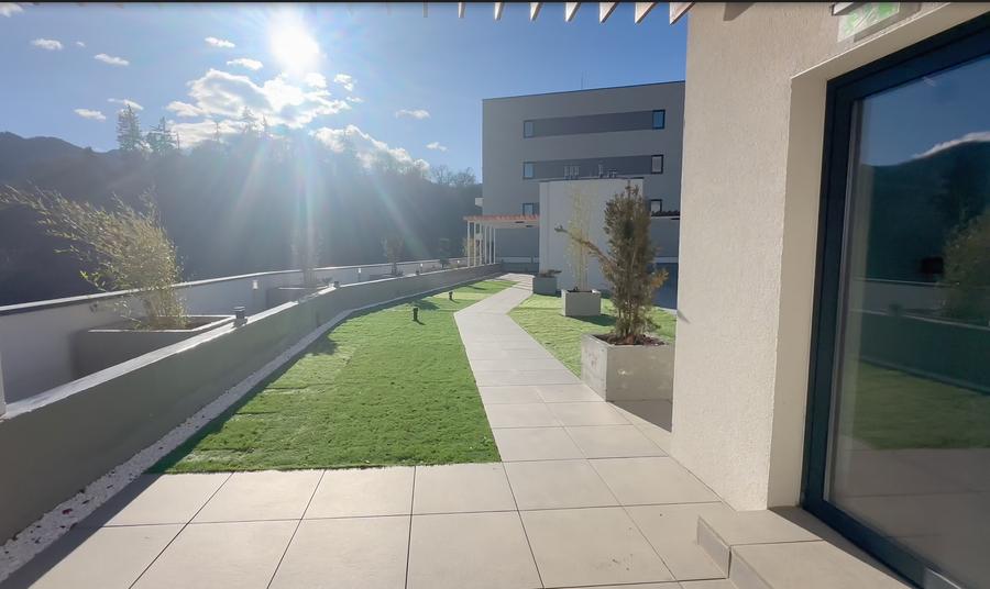 Penthouse cu 4 camere decomandat în Dârste
