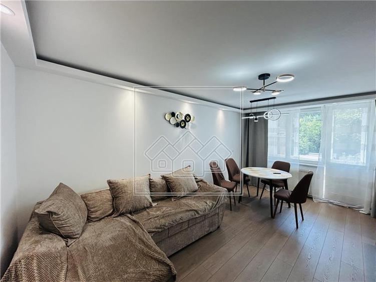 Apartament cu 2 camere decomandat în Hipodrom 1