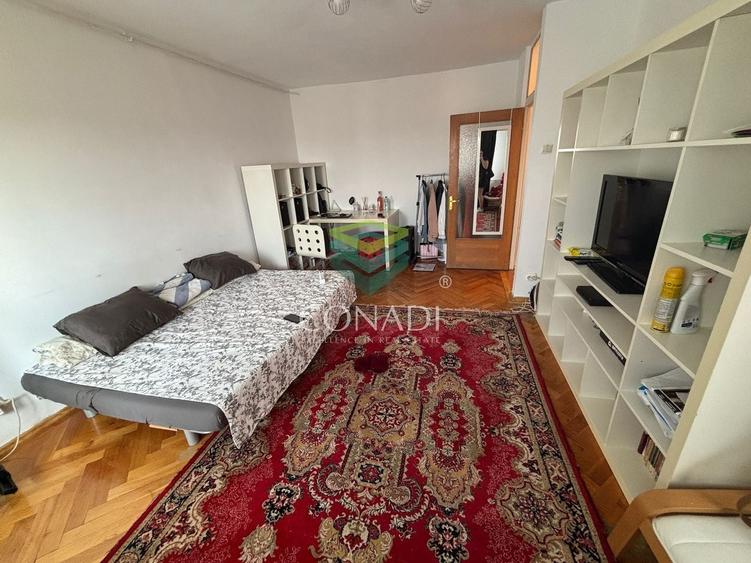 Garsonieră decomandată în Matei Voievod
