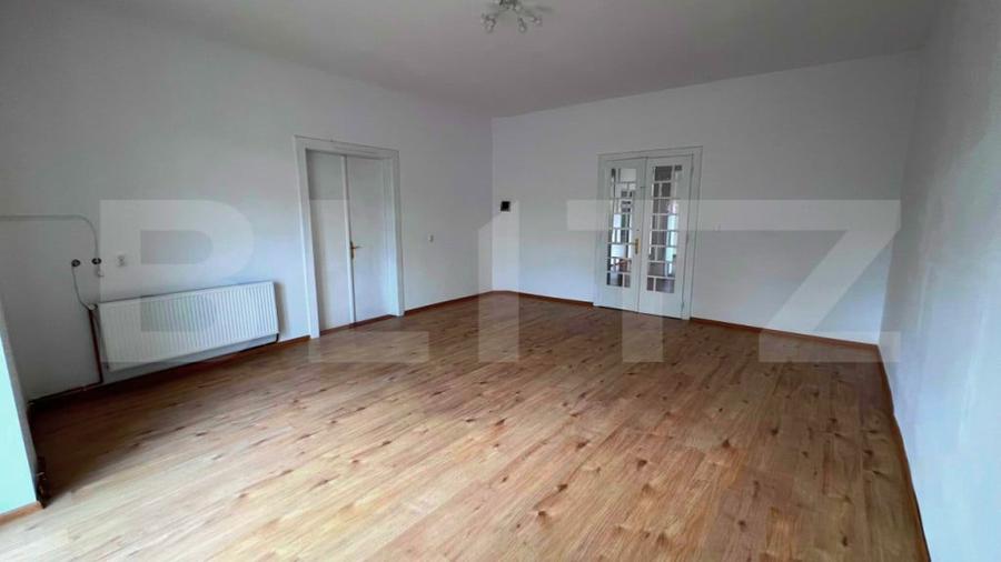 Spațiu comercial, de 180 mp, în Central