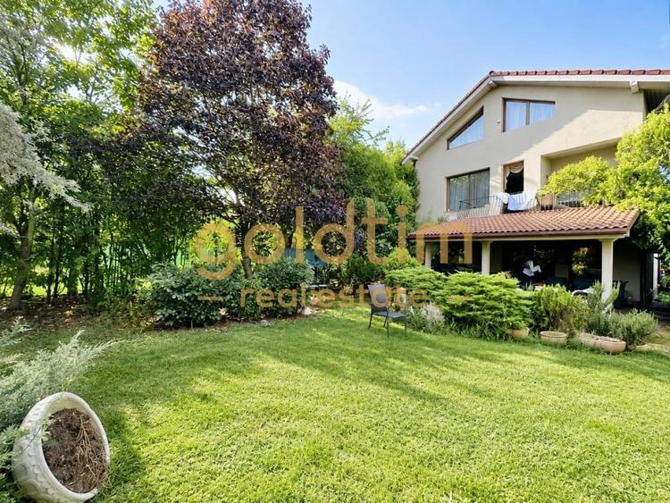 Casă individuală cu 5 camere cu Piscina în Gulia