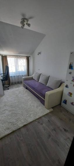Apartament cu 3 camere semidecomandat în Valea Lupului