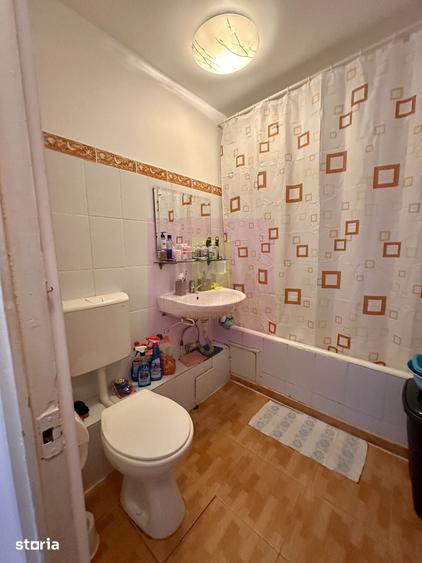 Apartament cu 3 camere decomandat în Rahova
