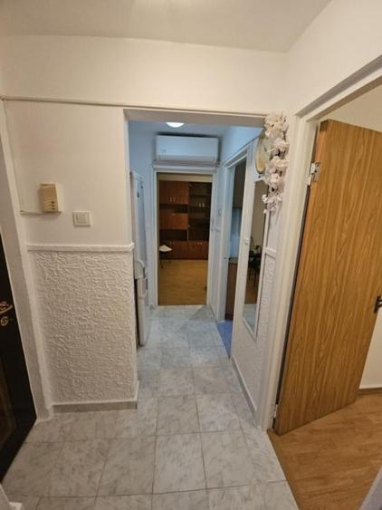 Apartament cu 2 camere decomandat în Berceni
