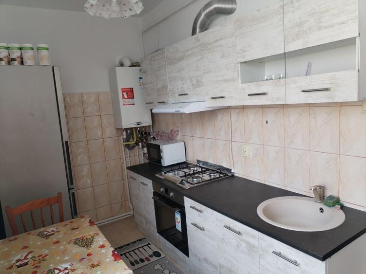 Apartament cu 2 camere în Coman