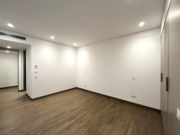 Apartament cu 5 camere semidecomandat, mobilat în Primăverii
