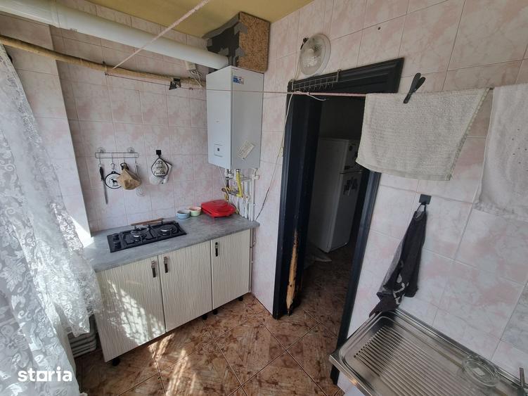 Apartament cu 2 camere decomandat în Far