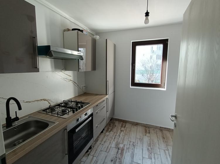 Apartament cu 2 camere semidecomandat în 1 Mai