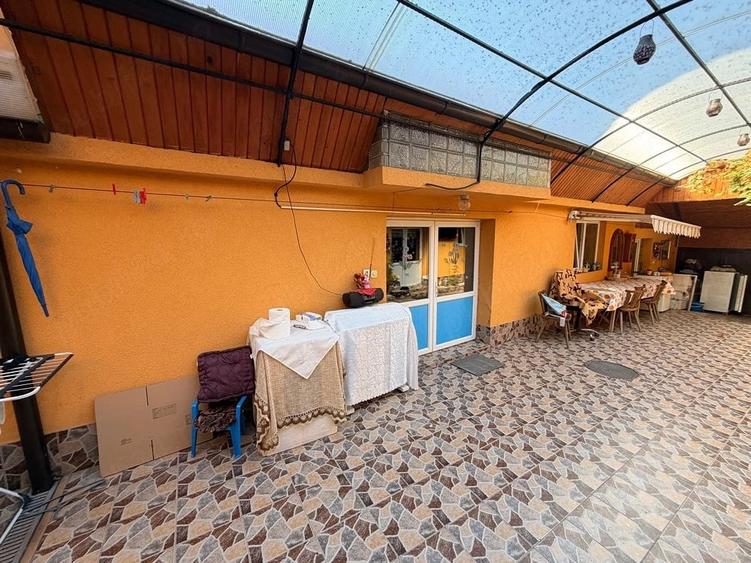 Casă cu Teren 1000 Mp în Central