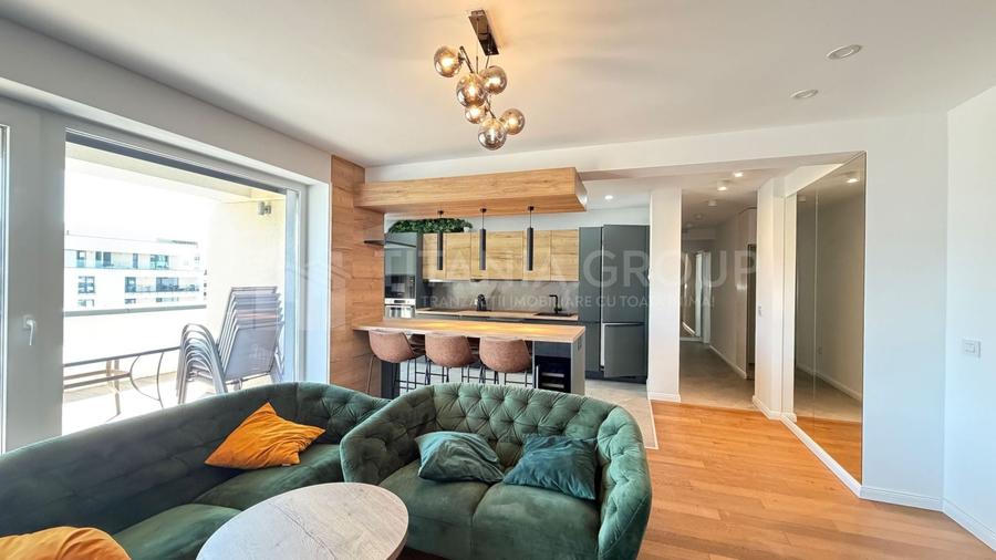 Apartament cu 4 camere decomandat, mobilat în Tractorul