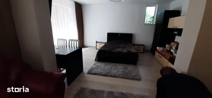 Casă cu 5 camere cu Teren 300 Mp în Orașul Vechi