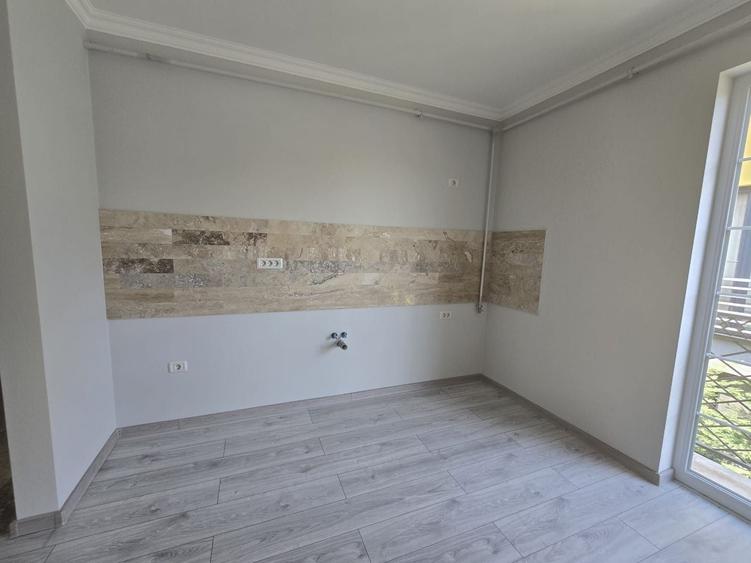 Apartament cu 2 camere decomandat în Girocului