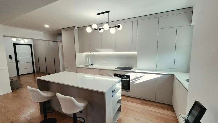Apartament cu 3 camere decomandat, mobilat în Aviației