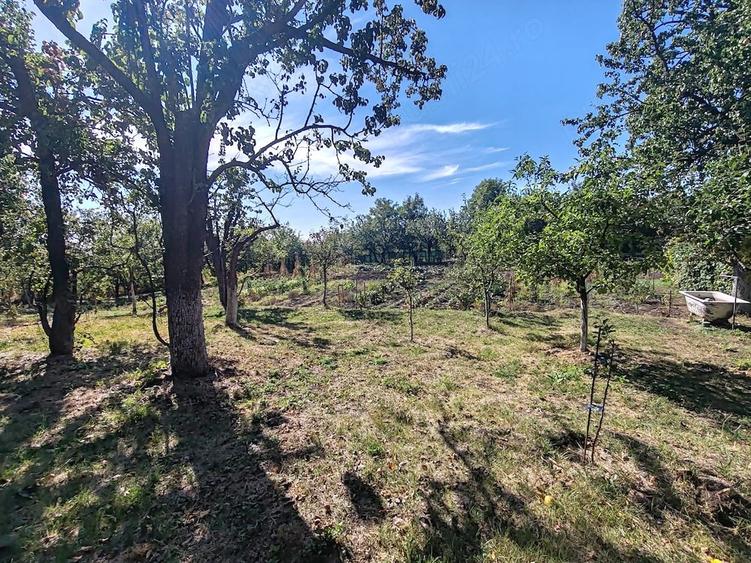 Casă cu 2 camere cu Teren 2200 Mp în Aiton