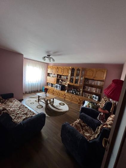 Apartament cu 3 camere decomandat, mobilat în Nord