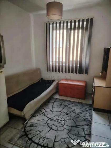 Garsonieră decomandată în Girocului