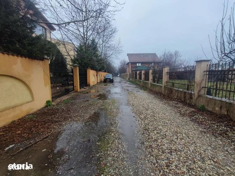 Casă cu Teren 1130 Mp în Central