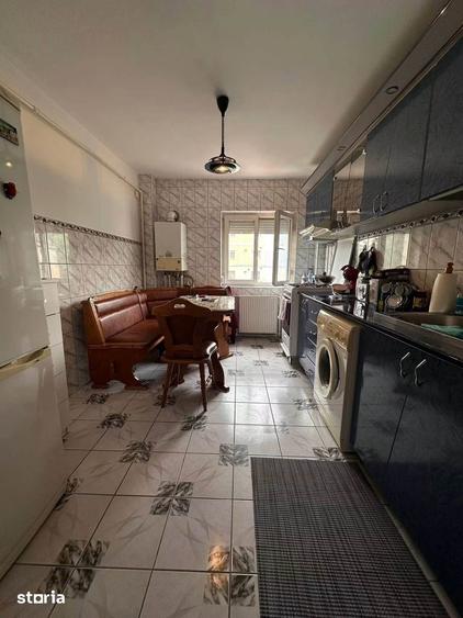 De vanzare apartament 3 camere ?i balcon,70mp, etaj 2, Bd Roman Musat - 1