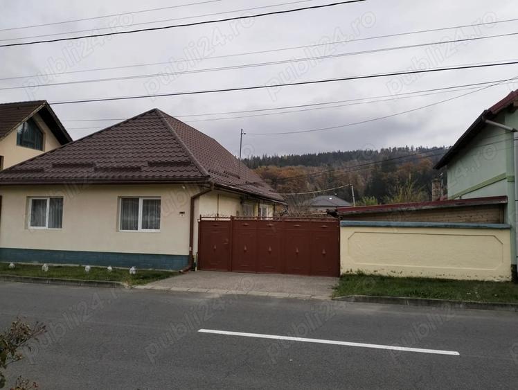 Casă cu 4 camere cu Teren 1152 Mp în Cristian