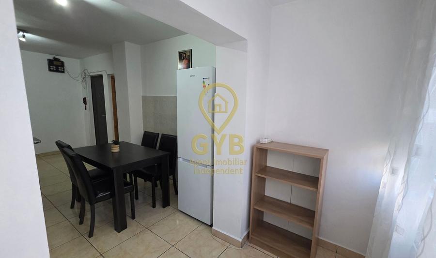Apartament cu 3 camere decomandat, mobilat în Decebal