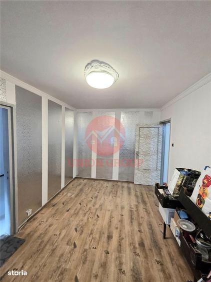 Apartament 3 Camere, Semidecomandat, Zona Piata Amzacea, Etaj 1 - 7