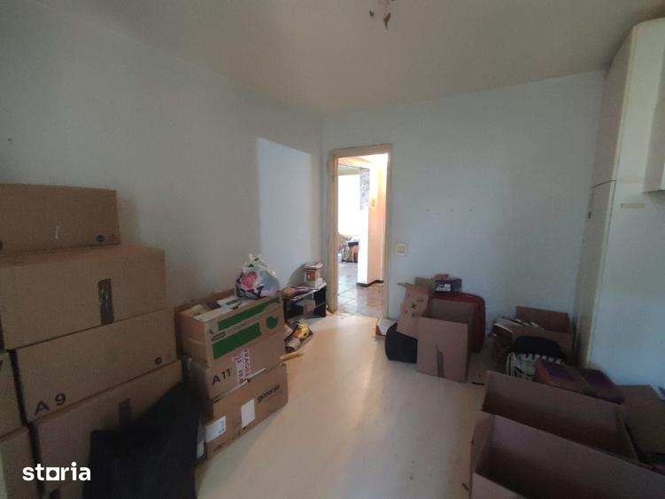 Apartament cu 3 camere decomandat în Aleea Trandafirilor