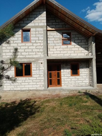 Casă cu 6 camere cu Teren 1550 Mp în Voinești