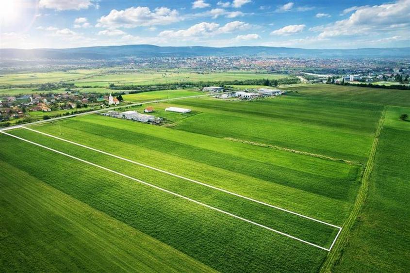 Teren agricol intravilan de 7850 mp, în Chilieni