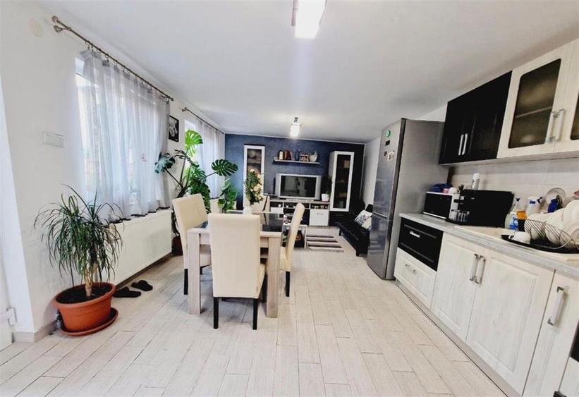 Casă cu 6 camere cu Teren 190 Mp în Ultracentral