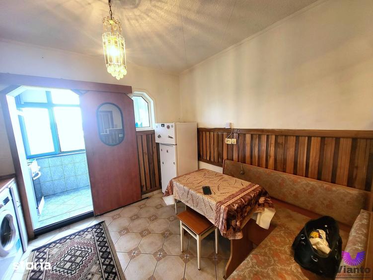 Apartament cu 2 camere decomandat în Vasile Aaron