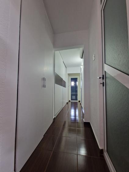 Apartament cu 3 camere decomandat în Sud